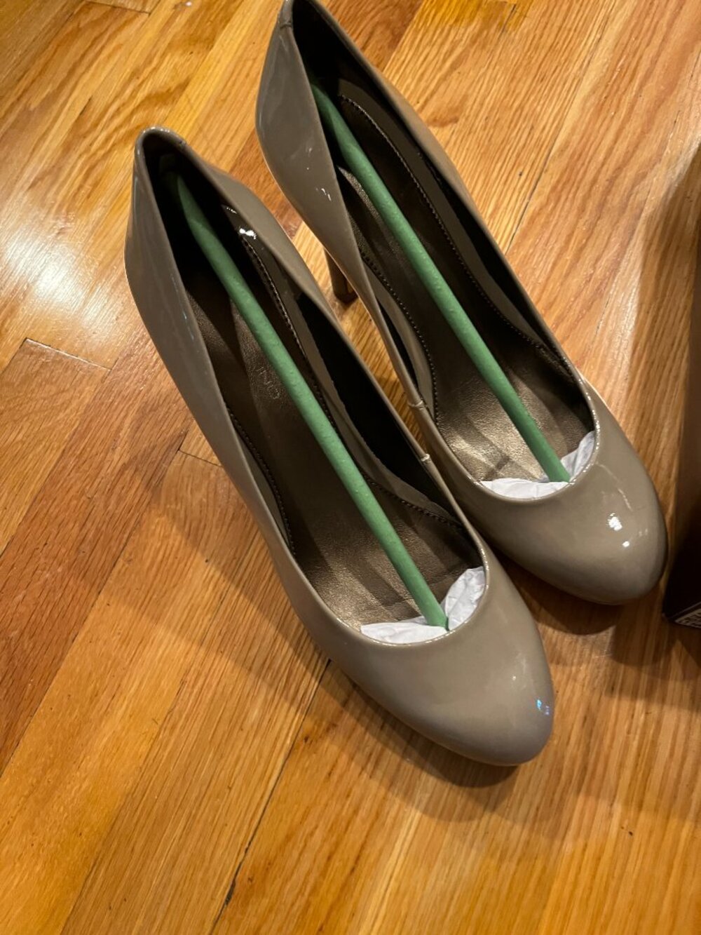 Great taupe high heels BARELY WORN